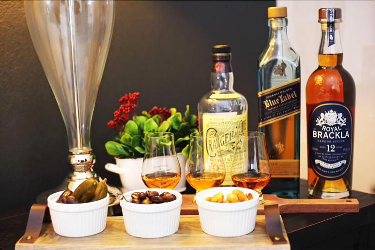 Food & Drinks
