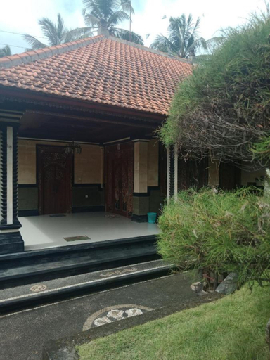 Exterior & Views 13