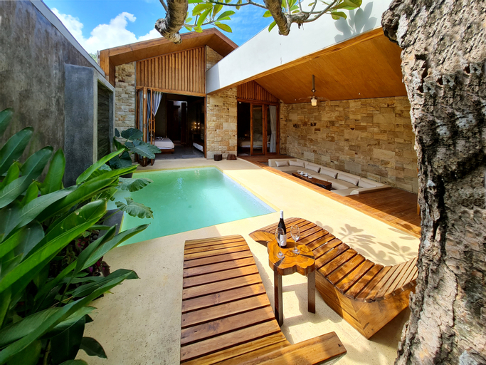 Swimming Pool 13
