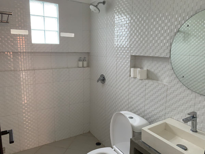 Bathroom 4, Kenan Cottage, Badung