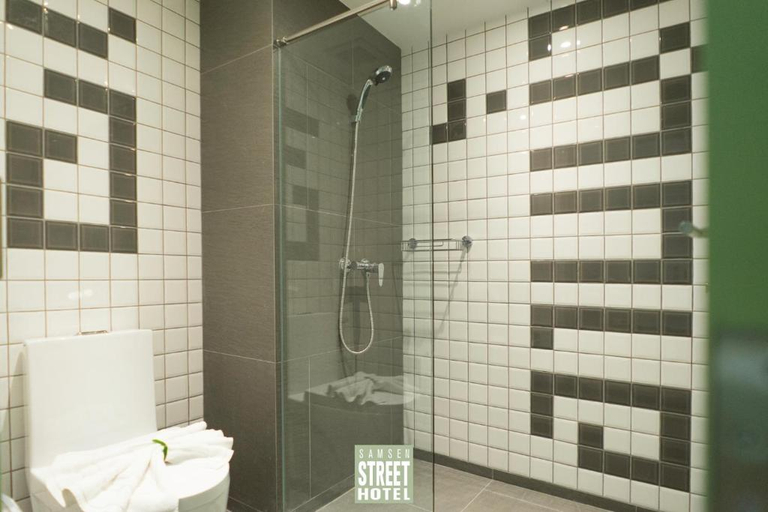 Bathroom 3, Samsen street hotel, Phra Nakhon