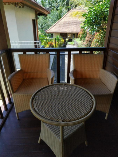 Exterior & Views 7