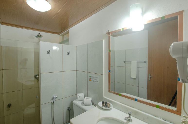 Bathroom 4, Pousada Borboleta, Cairu