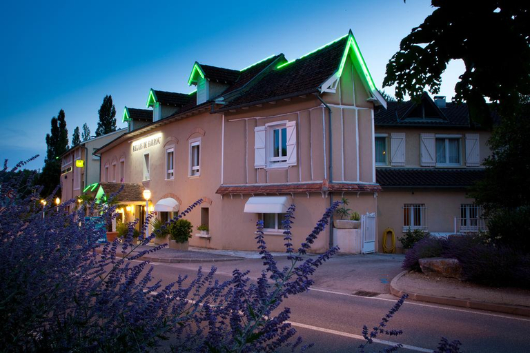 Exterior & Views