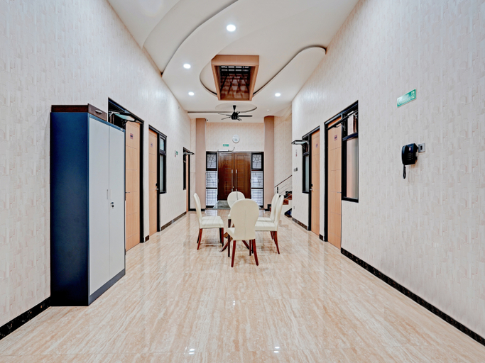 Public Area 5, OYO 90227 Citraland Residence, Surabaya