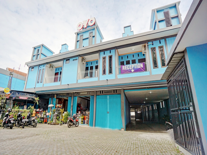 OYO 90396 The Halona Villa Batu, Malang