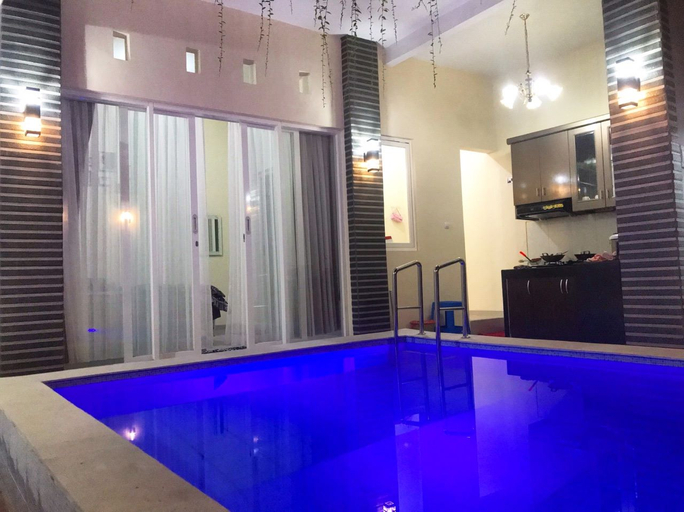 Others, Villa Qita, Malang