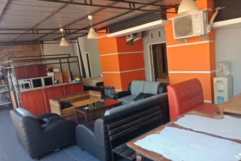 Wisma Faris, Makassar