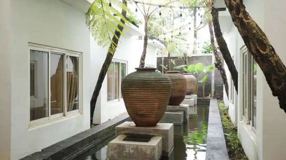 Public Area 3, Putri Utari Guest House, Malang