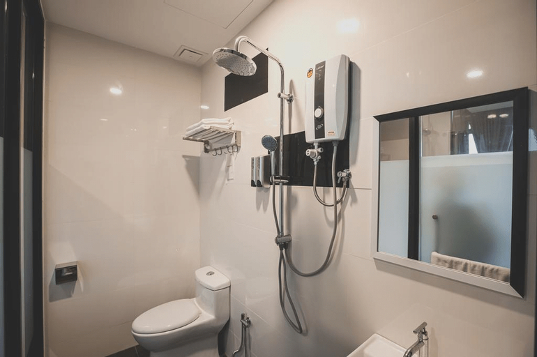 Bathroom 2, V3 Hotel and Residence Seri Alam, Johor Bahru