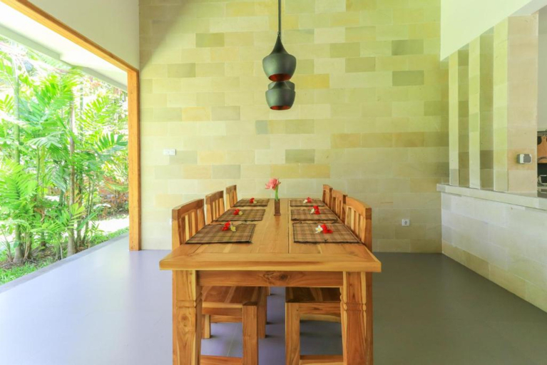 Dining Room 21