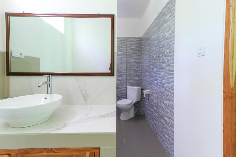 Bathroom 12