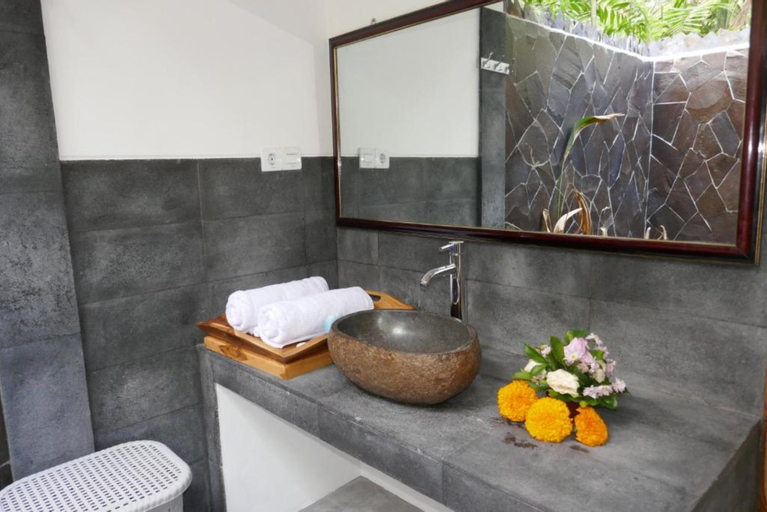 Bathroom 8