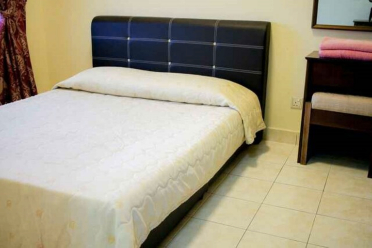 Bedroom 4, OYO HOME 90301 Suria Service Apartments @ Bukit Merak Laketown Resort, Kinta
