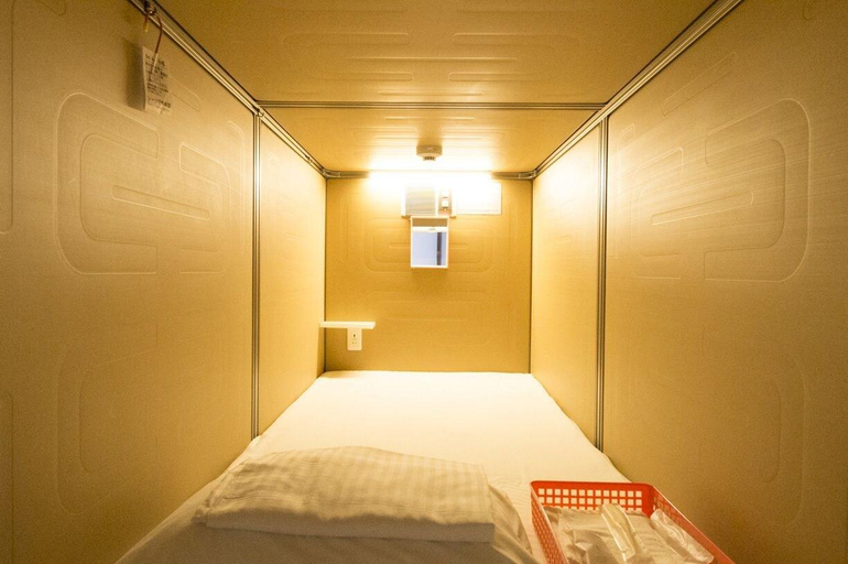 Room 5, Maxi Alpa Capsule Hotel, Naha