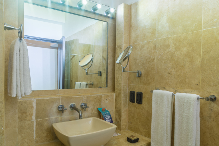 Bathroom 7