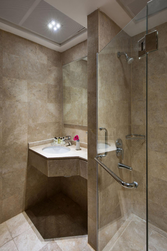 Bathroom 5, Al Kiswah Towers Hotel, Makkah
