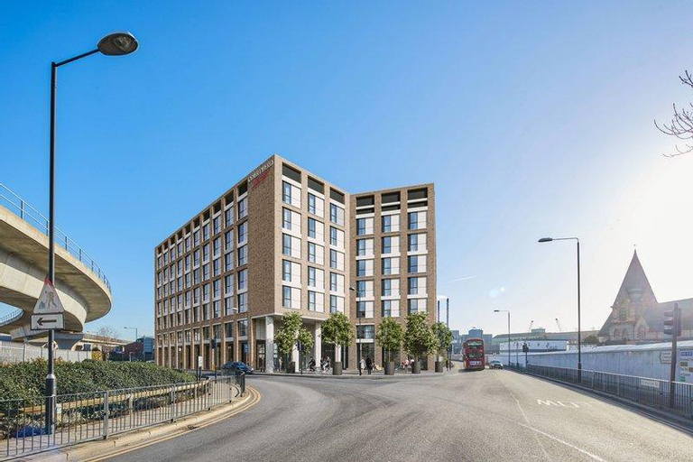 Courtyard By Marriott London City Airport, London