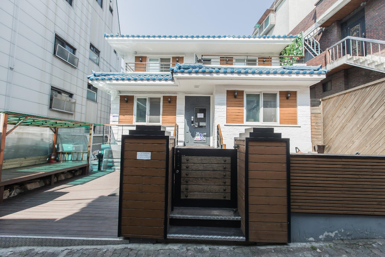 Exterior & Views 2, K Guesthouse Sinchon 2, Mapo