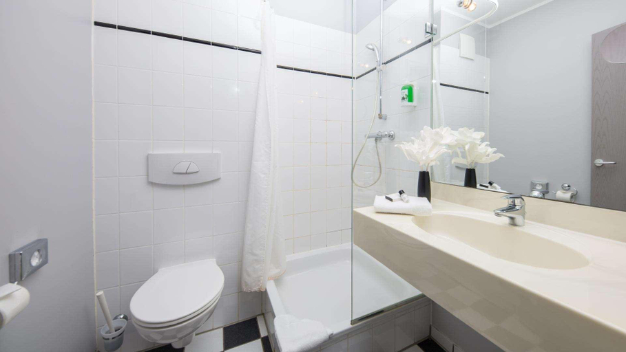 Bathroom 4, MEDIAN Hotel Hannover-Lehrte, Region Hannover