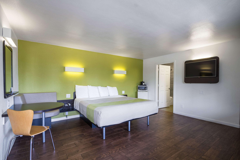 Bedroom 2, Fisherman's Cove Inn, Monterey