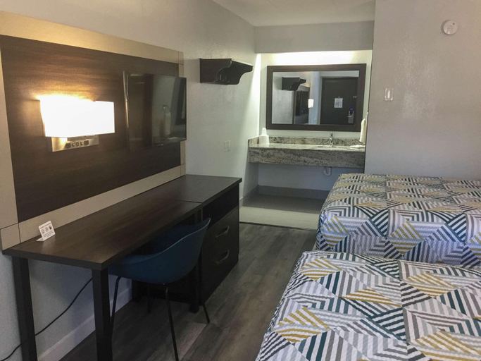 Bedroom 3, Norwood Inn & Suites, Dakota
