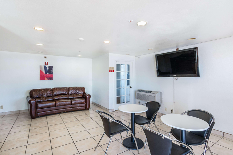 Public Area 2, Motel 6 San Marcos, TX - North, Hays