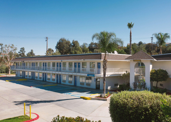 Exterior & Views 2, Motel 6 Temecula, CA - Historic Old Town, Riverside