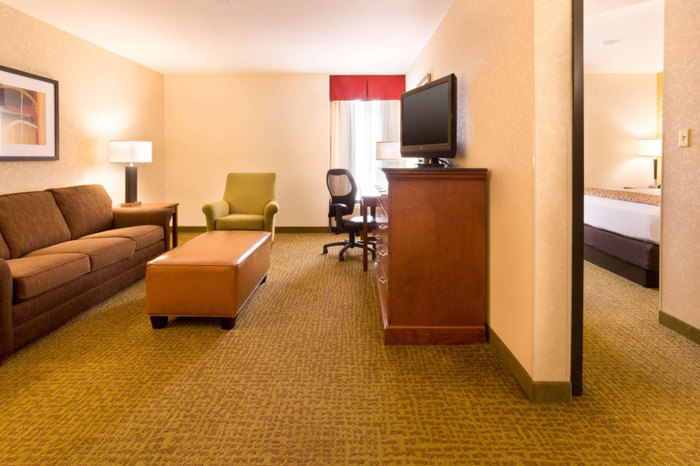 Bedroom 3, Drury Inn Suites Charlotte University Place, Mecklenburg