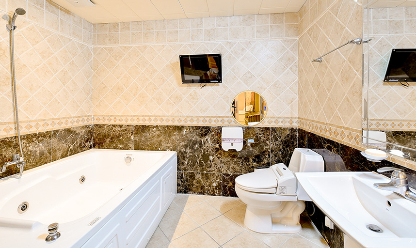 Bathroom 5, Airtel Busan, Sasang