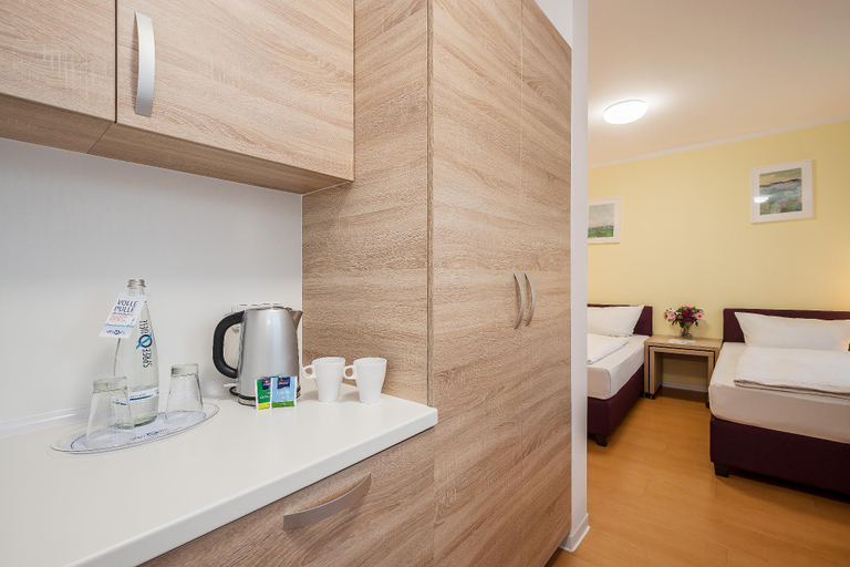 Bathroom 4, Hotel City Green Berlin, Berlin