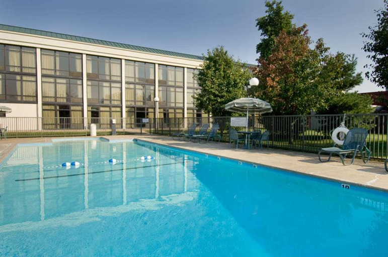 Sport & Beauty, Pear Tree Inn Cape Girardeau Near The Medical Cen, Cape Girardeau