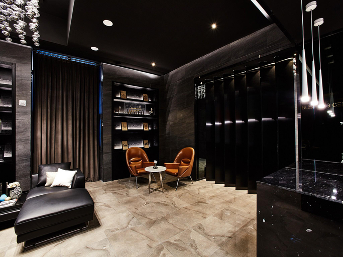 Public Area 4, Hotel Wanted, Seo