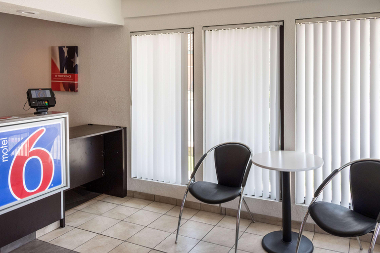 Public Area 2, Motel 6 Bakersfield, CA - Convention Center, Kern