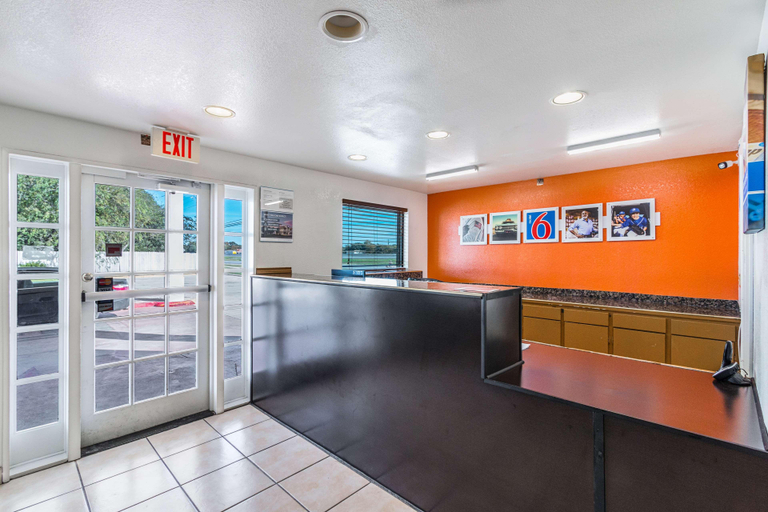 Public Area 2, Motel 6 San Marcos, TX - North, Hays