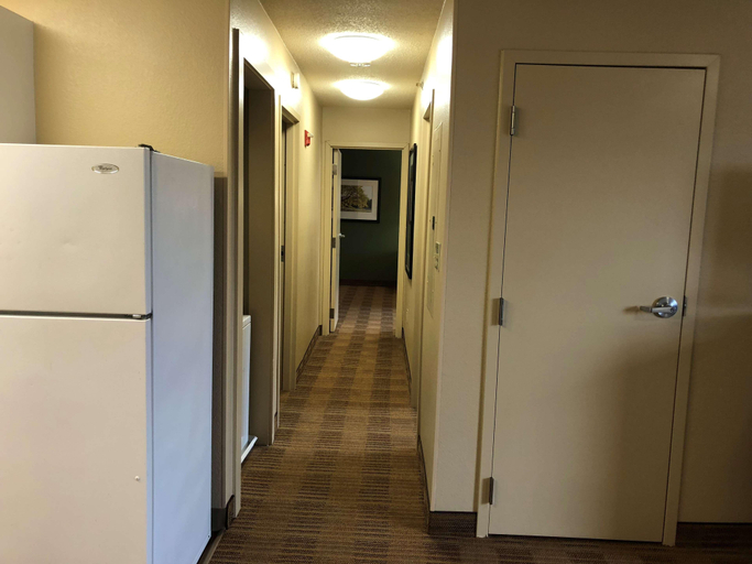 Public Area 2, Extended Stay America Suites Cincinnati Blue Ash Kenwood Rd, Cincinnati