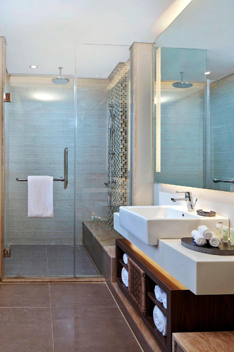 Bathroom 5, Courtyard Bali Seminyak Resort, Badung