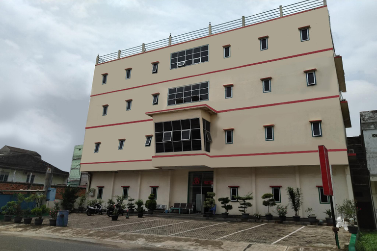 Exterior & Views, OYO 3499 J8 Hotel, Jambi