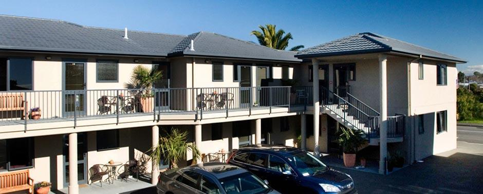 Exterior & Views