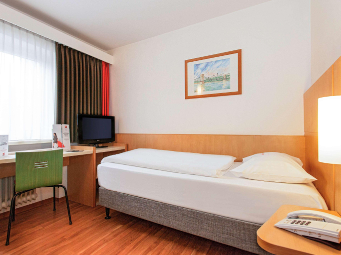 Bedroom 2, ibis Saarbruecken City, Regionalverband Saarbrücken