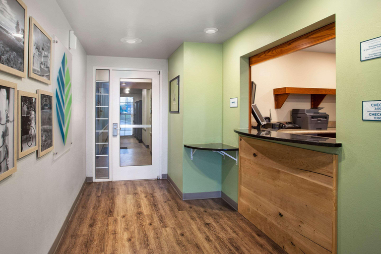 Public Area 2, Extended Stay America Select Suites - Charleston - Ashley Phosphate Rd., Charleston