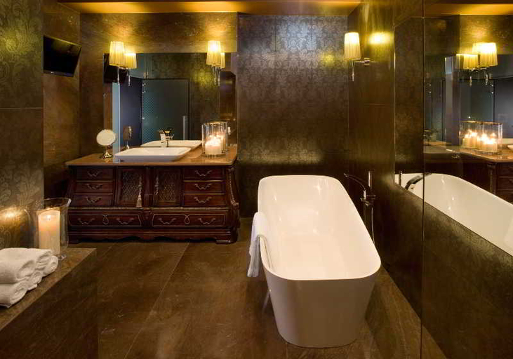 Bathroom 5, Kanonicza 22, Kraków City