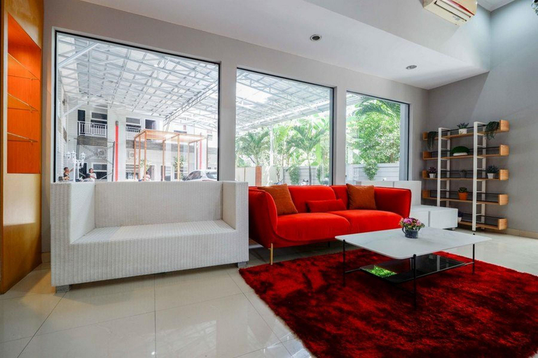 Public Area 2, RedDoorz near Solo Square 3, Solo
