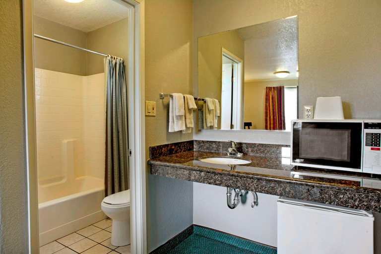 Exterior & Views, Americas Best Value Inn-Seaside North, Monterey
