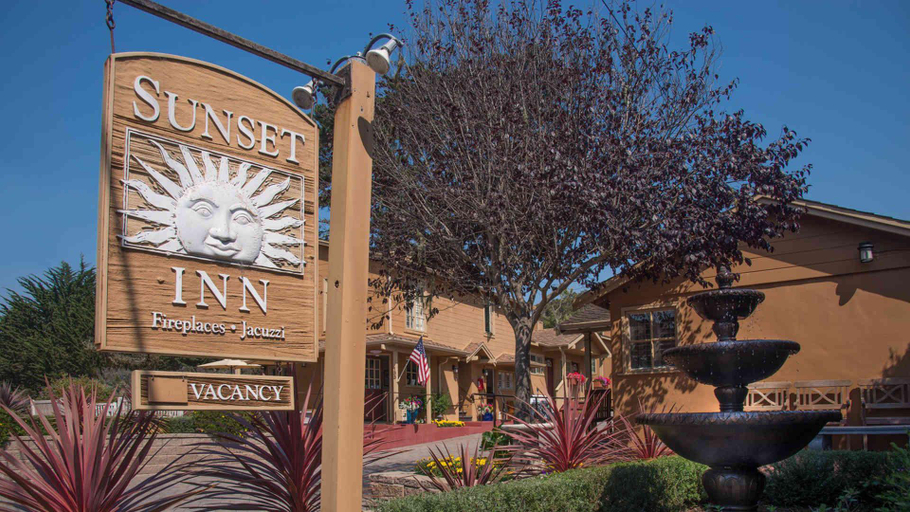 Exterior & Views 2, Sunset Inn, Monterey