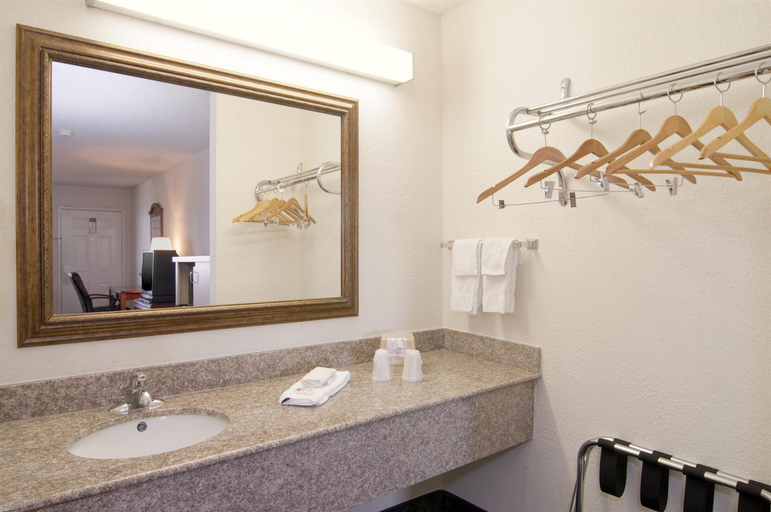Bathroom 4, Americas Best Value Inn Suites Texas City, Galveston