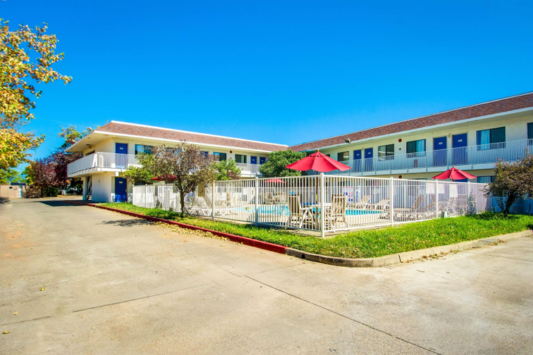 Exterior & Views 1, Motel 6 Redding North, Shasta