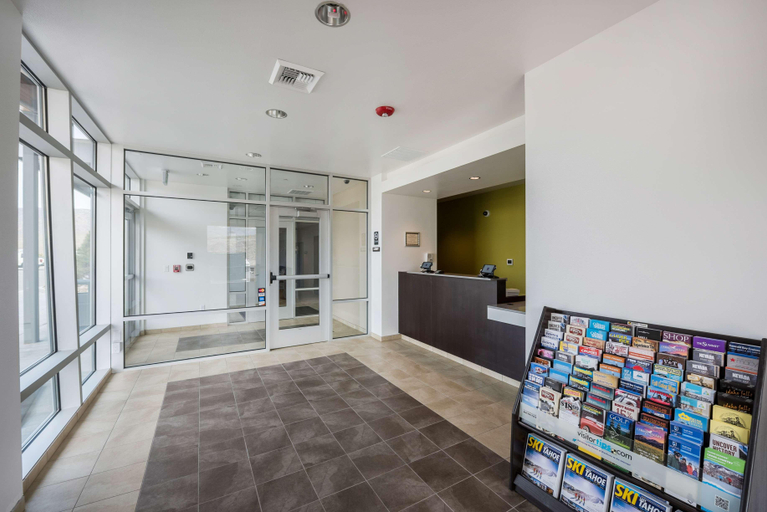 Public Area 2, Studio 6 Mccarran, NV - Sparks - Tahoe - Reno Industrial Center, Storey