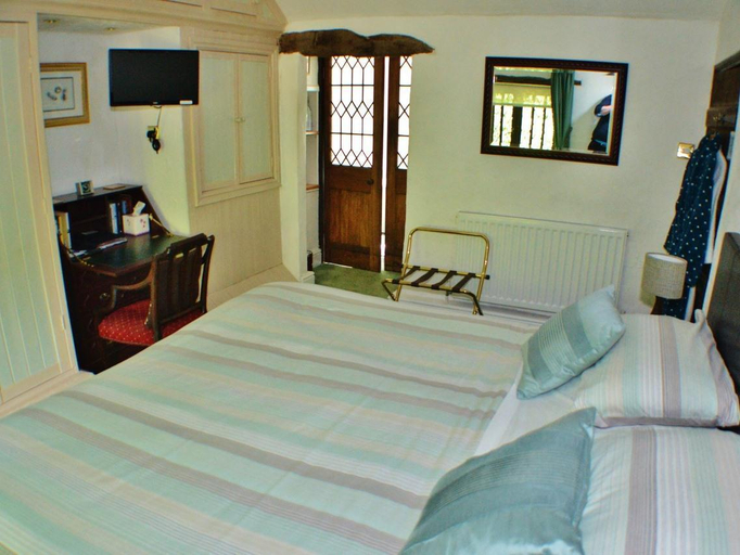 Bedroom 1, Church Villa B B, Derbyshire