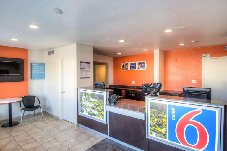Public Area 2, Motel 6 Redding North, Shasta